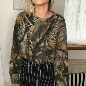 CAMO long-sleeved pocket tee